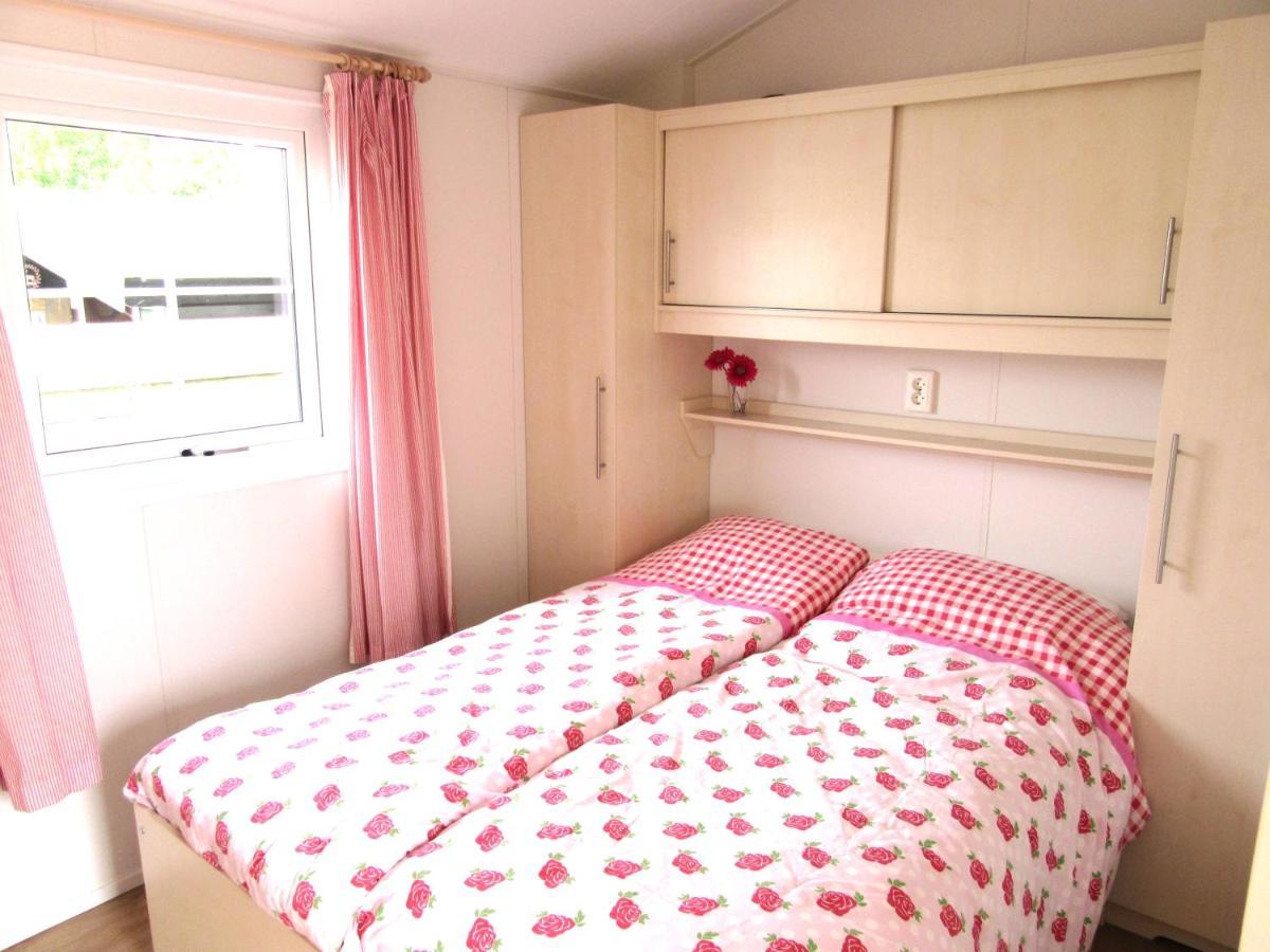 Chalet 556 Op Recreatiepark De Wielen سينت مارتن المظهر الخارجي الصورة