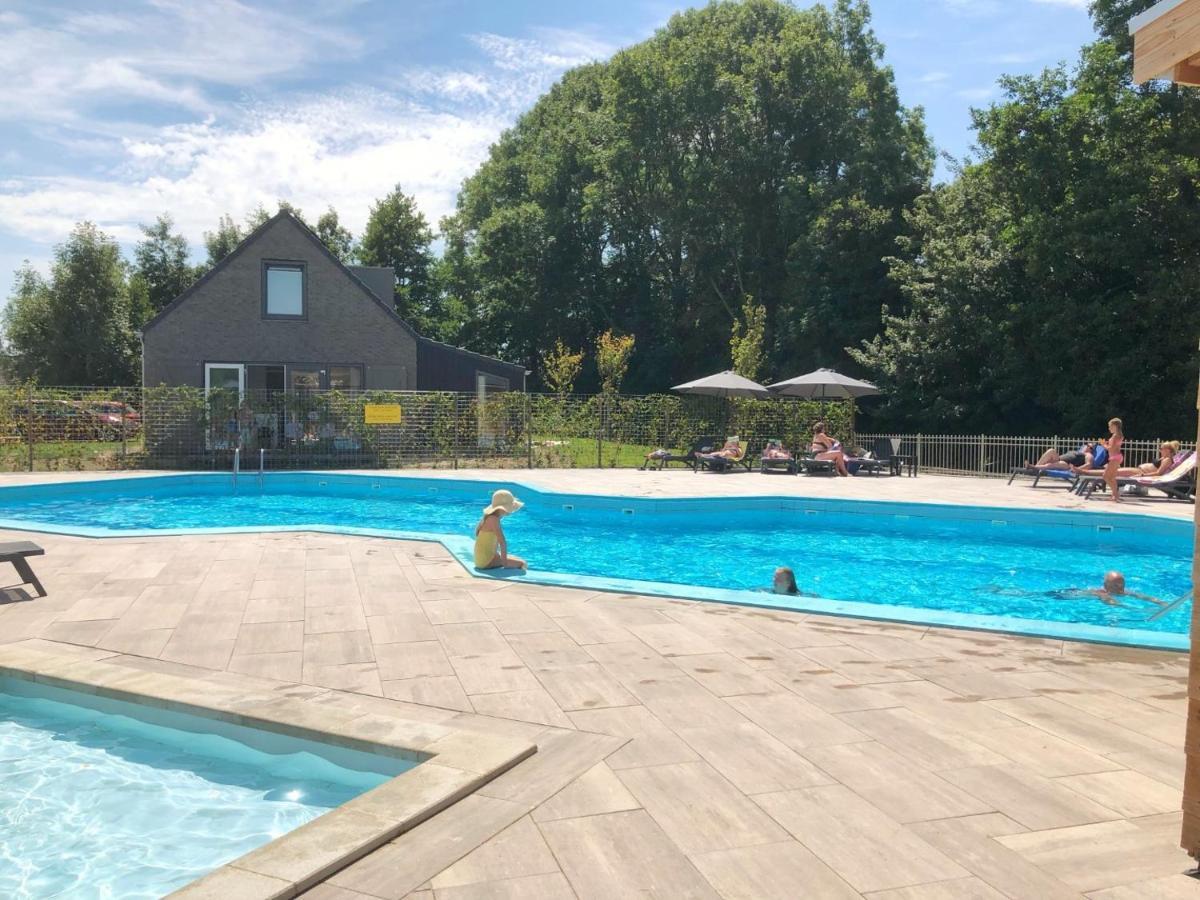Chalet 556 Op Recreatiepark De Wielen سينت مارتن المظهر الخارجي الصورة