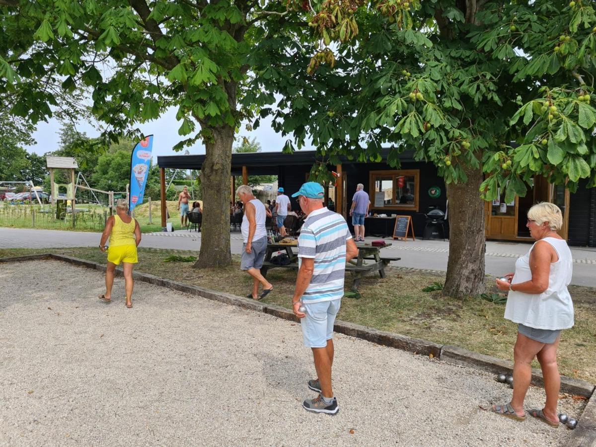 Chalet 556 Op Recreatiepark De Wielen سينت مارتن المظهر الخارجي الصورة